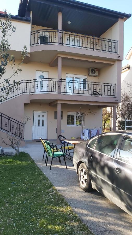טרביניה Apartments Pravica מראה חיצוני תמונה
