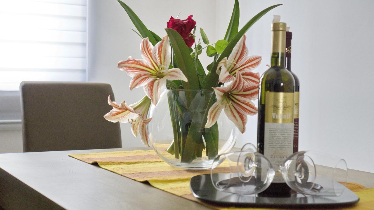 טרביניה Apartments Pravica מראה חיצוני תמונה
