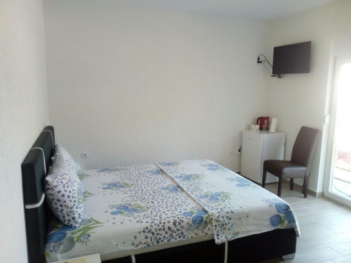 טרביניה Apartments Pravica מראה חיצוני תמונה