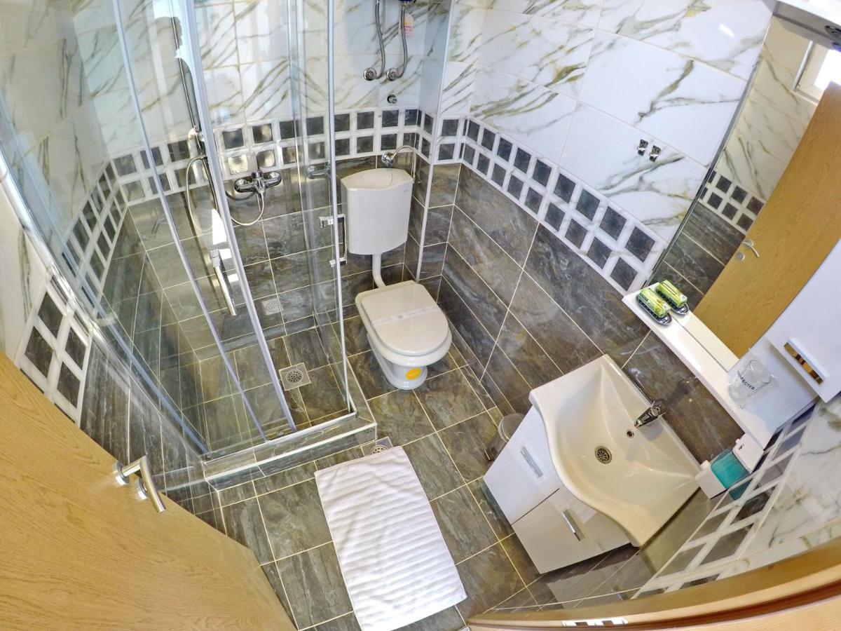 טרביניה Apartments Pravica מראה חיצוני תמונה